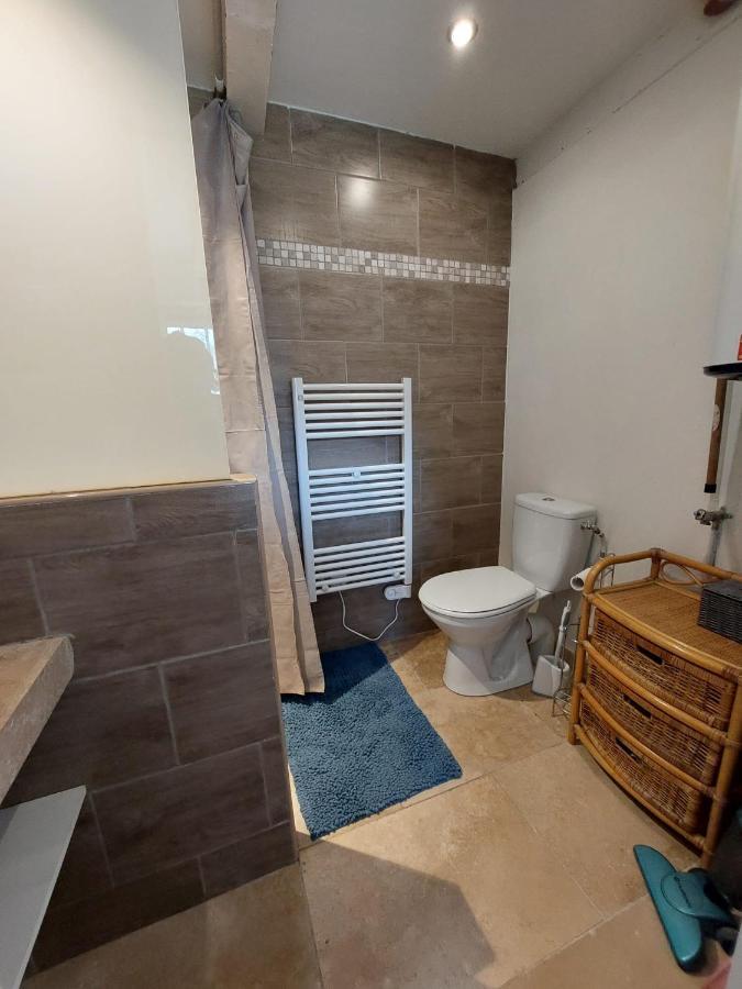 Logement D'Exception Pres Du Colorado Provencal Dans Une Residence Au Calme Avec Piscine Offrant Une Vue Imprenable Sur Le Luberon Depuis Sa Terrasse Viens Εξωτερικό φωτογραφία