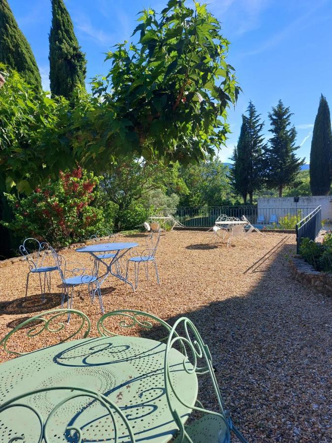 Logement D'Exception Pres Du Colorado Provencal Dans Une Residence Au Calme Avec Piscine Offrant Une Vue Imprenable Sur Le Luberon Depuis Sa Terrasse Viens Εξωτερικό φωτογραφία