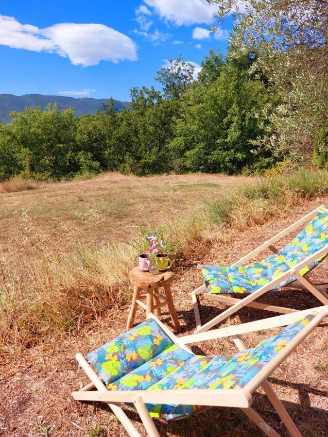 Logement D'Exception Pres Du Colorado Provencal Dans Une Residence Au Calme Avec Piscine Offrant Une Vue Imprenable Sur Le Luberon Depuis Sa Terrasse Viens Εξωτερικό φωτογραφία