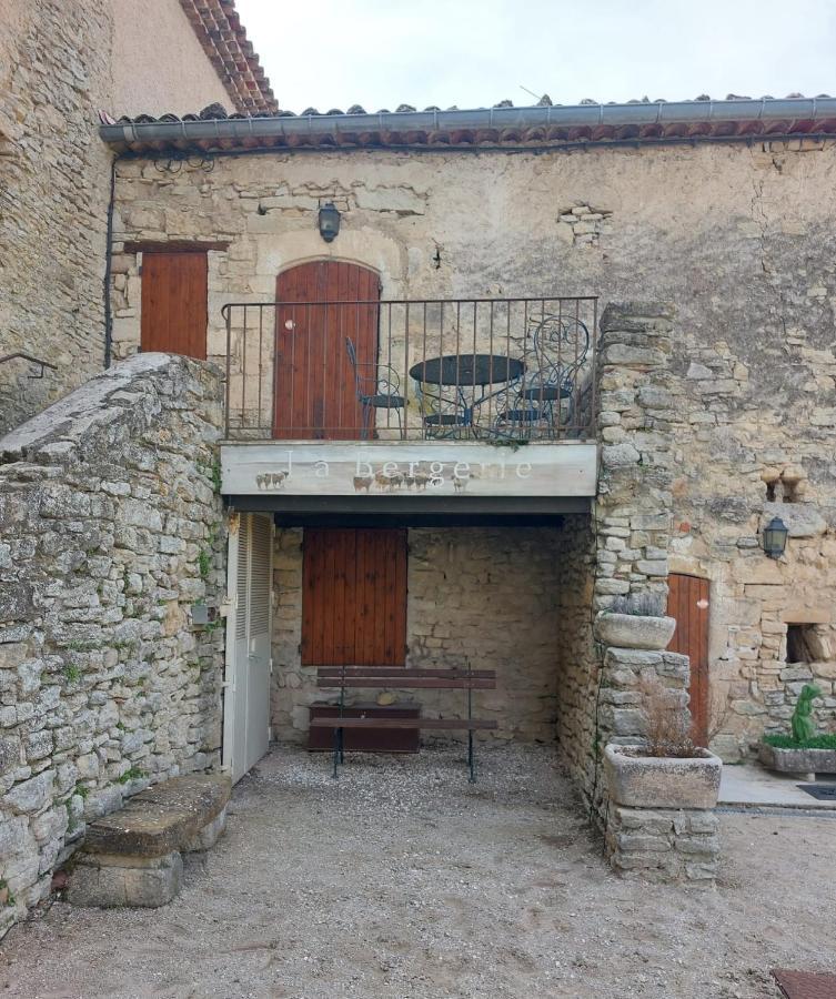 Logement D'Exception Pres Du Colorado Provencal Dans Une Residence Au Calme Avec Piscine Offrant Une Vue Imprenable Sur Le Luberon Depuis Sa Terrasse Viens Εξωτερικό φωτογραφία